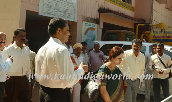 Inspect_Voting_Machines_4