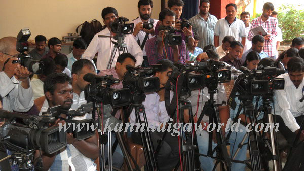 Khadar_Press_Meet_4
