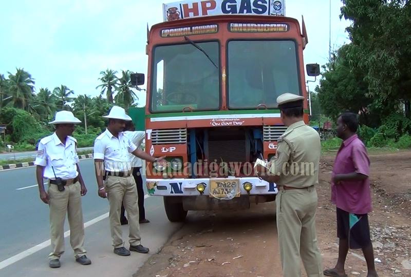 tamilunadu_vehicle_checking-7