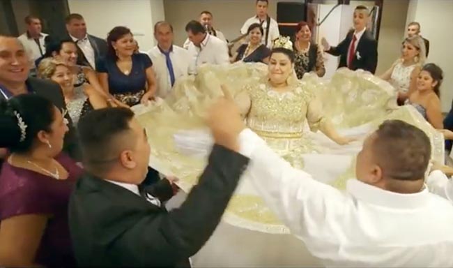 Slovakian gypsy wedding with bride showered with gold and 500 euro notes went viral in Slovakia and Russia