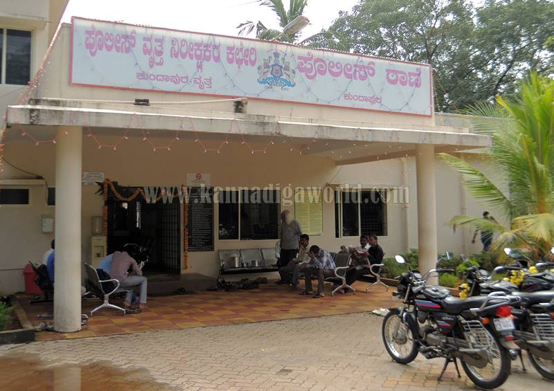 kundapura_aayudha-pooje_police-station-4