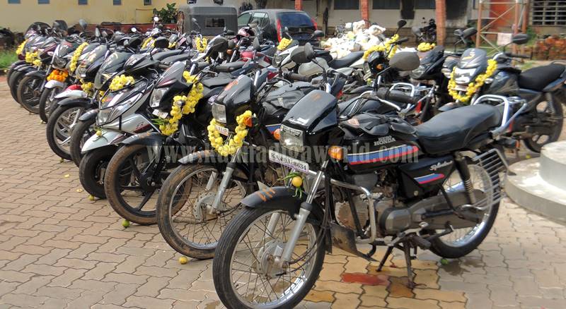 kundapura_aayudha-pooje_police-station-6