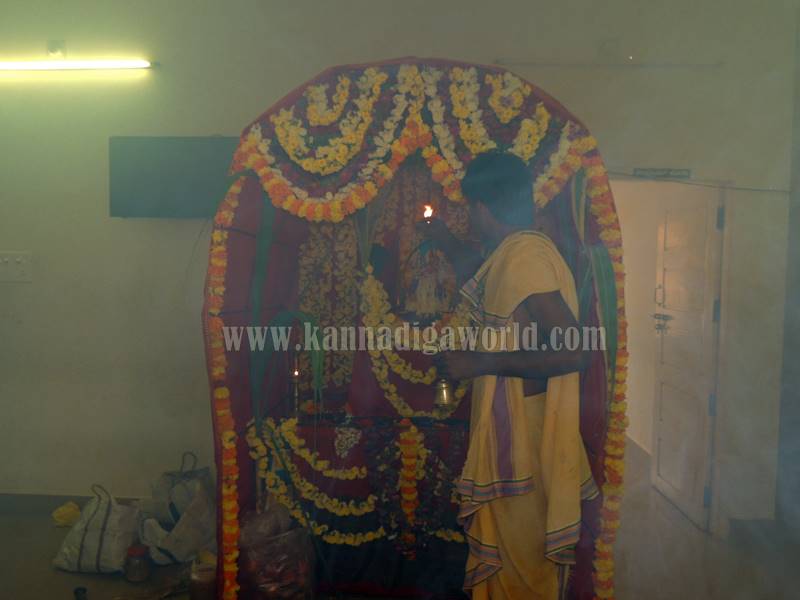 kundapura_aayudha-pooje_police-station-7