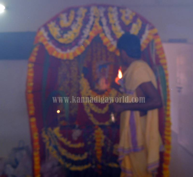 kundapura_aayudha-pooje_police-station-8