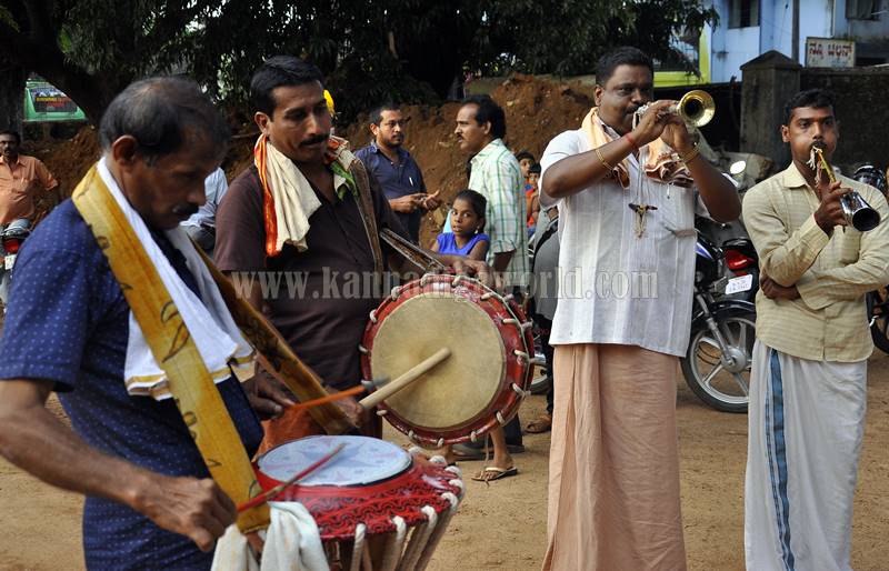 kundapura_hulivesha_kunitha-2016-17