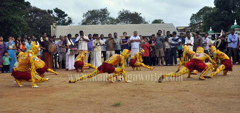 kundapura_hulivesha_kunitha-2016-21