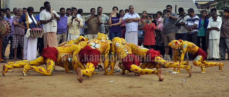 kundapura_hulivesha_kunitha-2016-22