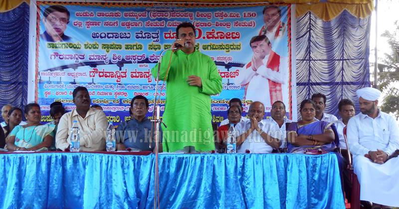 madhvaraj_inagurates_perampalli-bridge-6