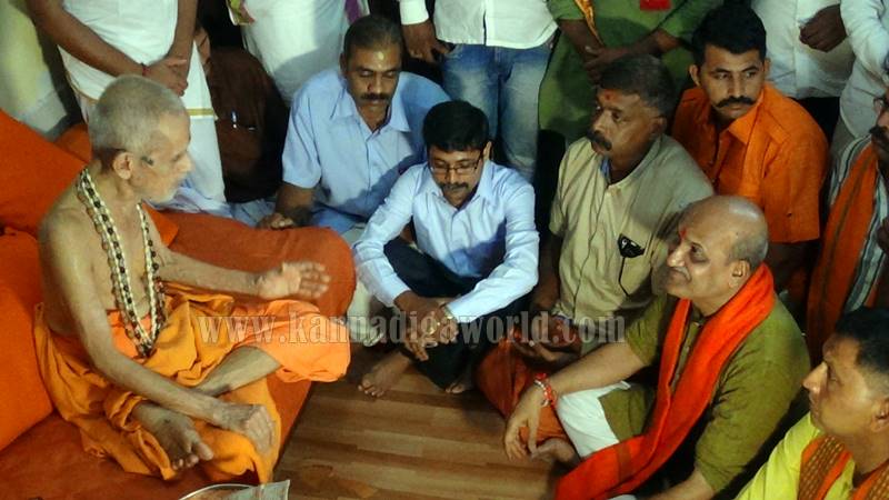 mutalikvisit_udupi_shri-krishna-mutt-2