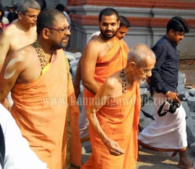 udupi_kanakanade_pejawara-shree-3