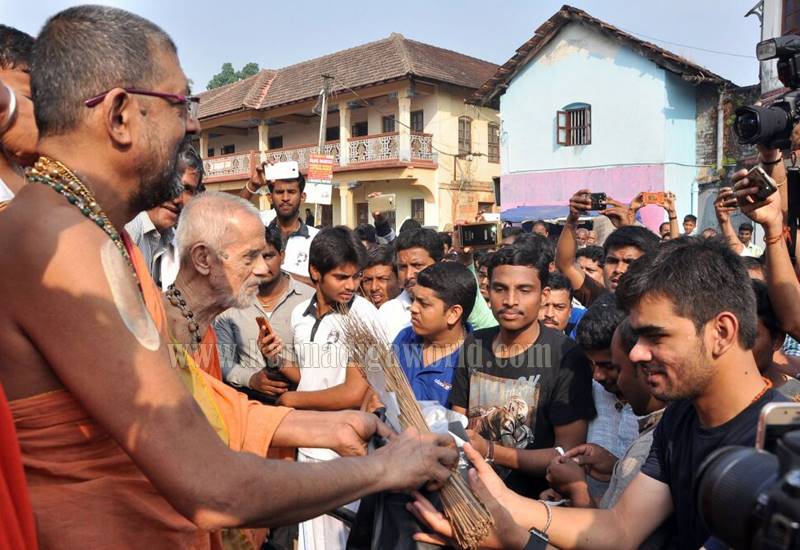 udupi_kanakanade_pejawara-shree-6