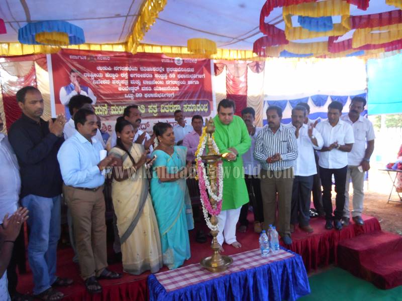 udupi_niveshana-hana_vitarane-1