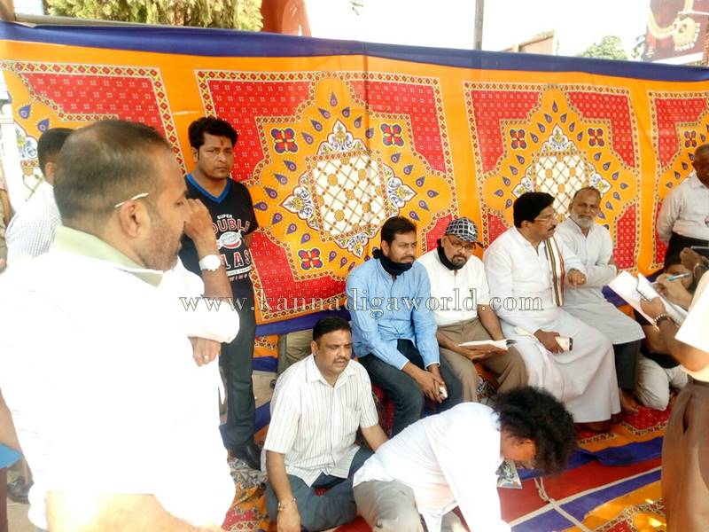 udupi_governament-hospital_protest-4