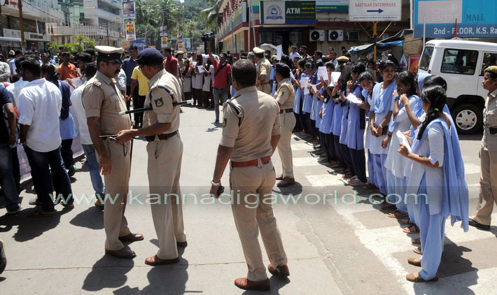 yettinahl_stdent_protst_11