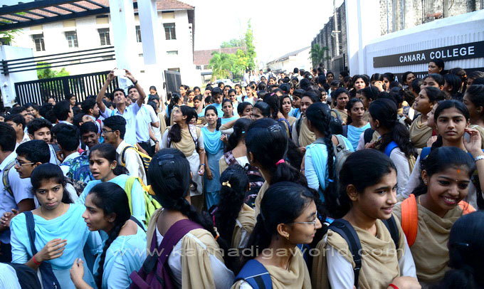 canara_colg_protest_2