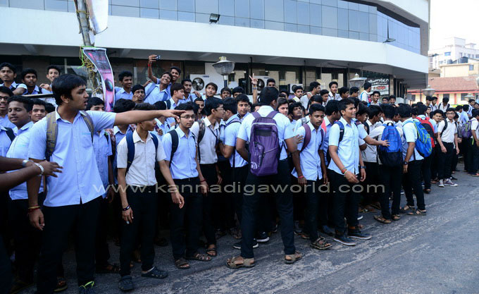 canara_colg_protest_3