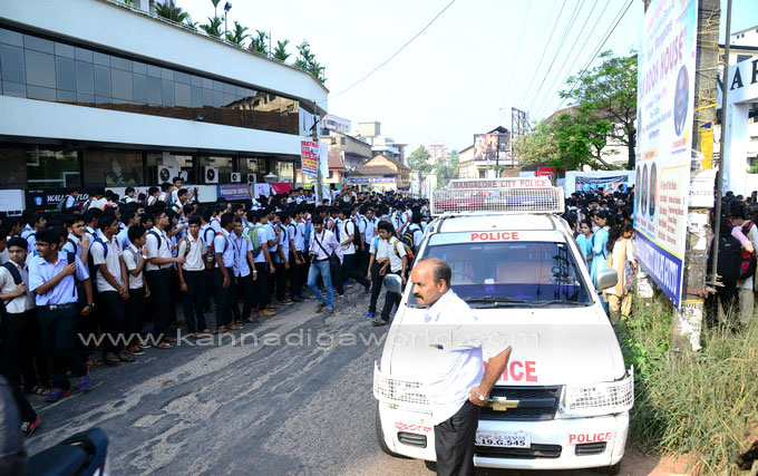canara_colg_protest_6