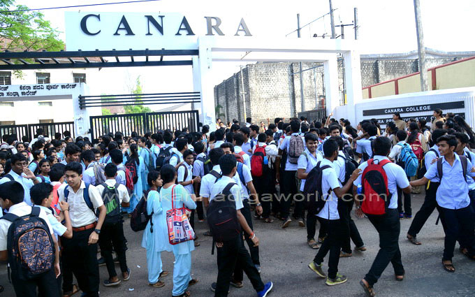 canara_colg_protest_8