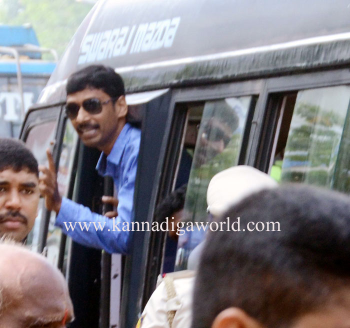 yettinahole_protest-2