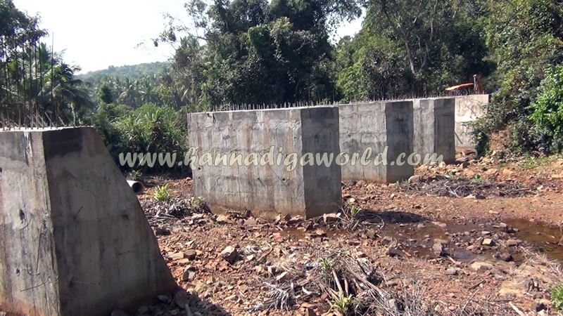 kundapura_aanjaneya_kaltod-muroor-viist-2