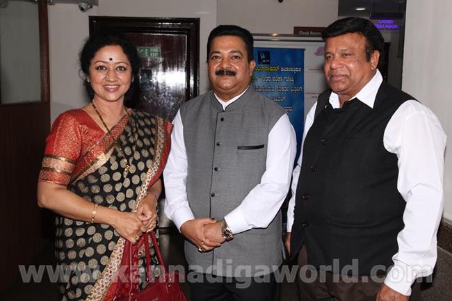 march-22-movie-bang-press-meet-15589523_661827090671952_5933708903940615683_n-028