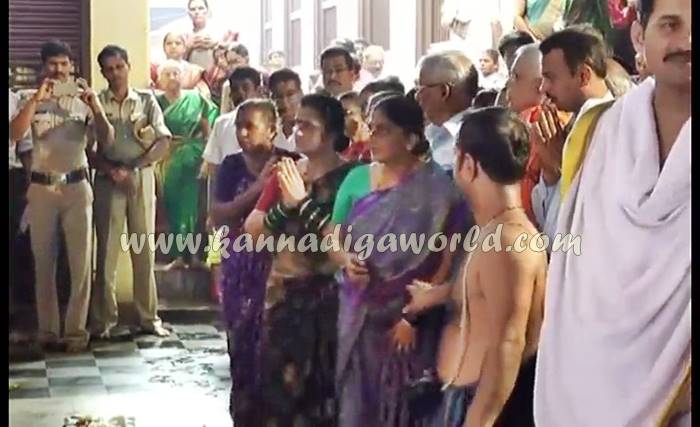 udupi_shri-krishna-mutt_yade-snana-2