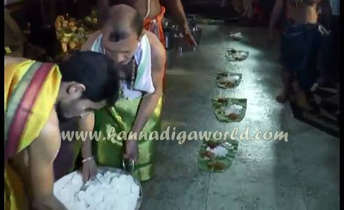 udupi_shri-krishna-mutt_yade-snana-8